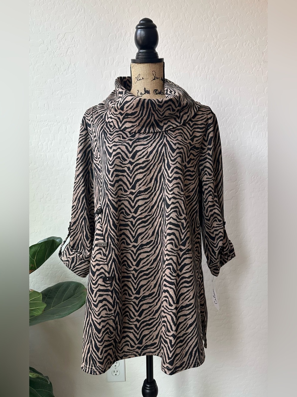 Calessa Jacquard Knit Zebra Print Cowl Neck Roll Tab Sleeve Tunic Size 1X